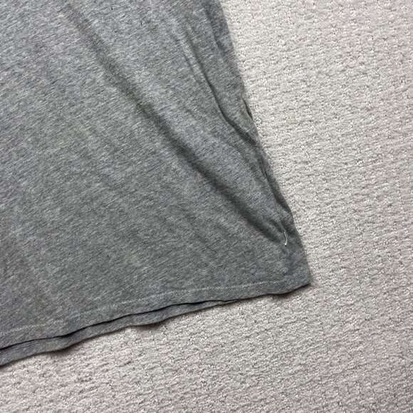 Levis T-Shirt Women’s Size Large Music Mix Tape 501 Graphic Groovy Tee Grey Read - Picture 5 of 16